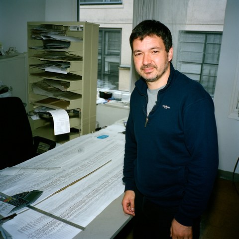Federico Malusardi nel back office dove lavorava, a Milano